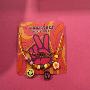 Good Vibes Necklace Set